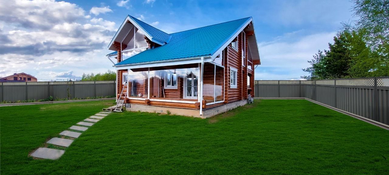 Мягкие окна на веранде загородного дома в посёлке Деденево